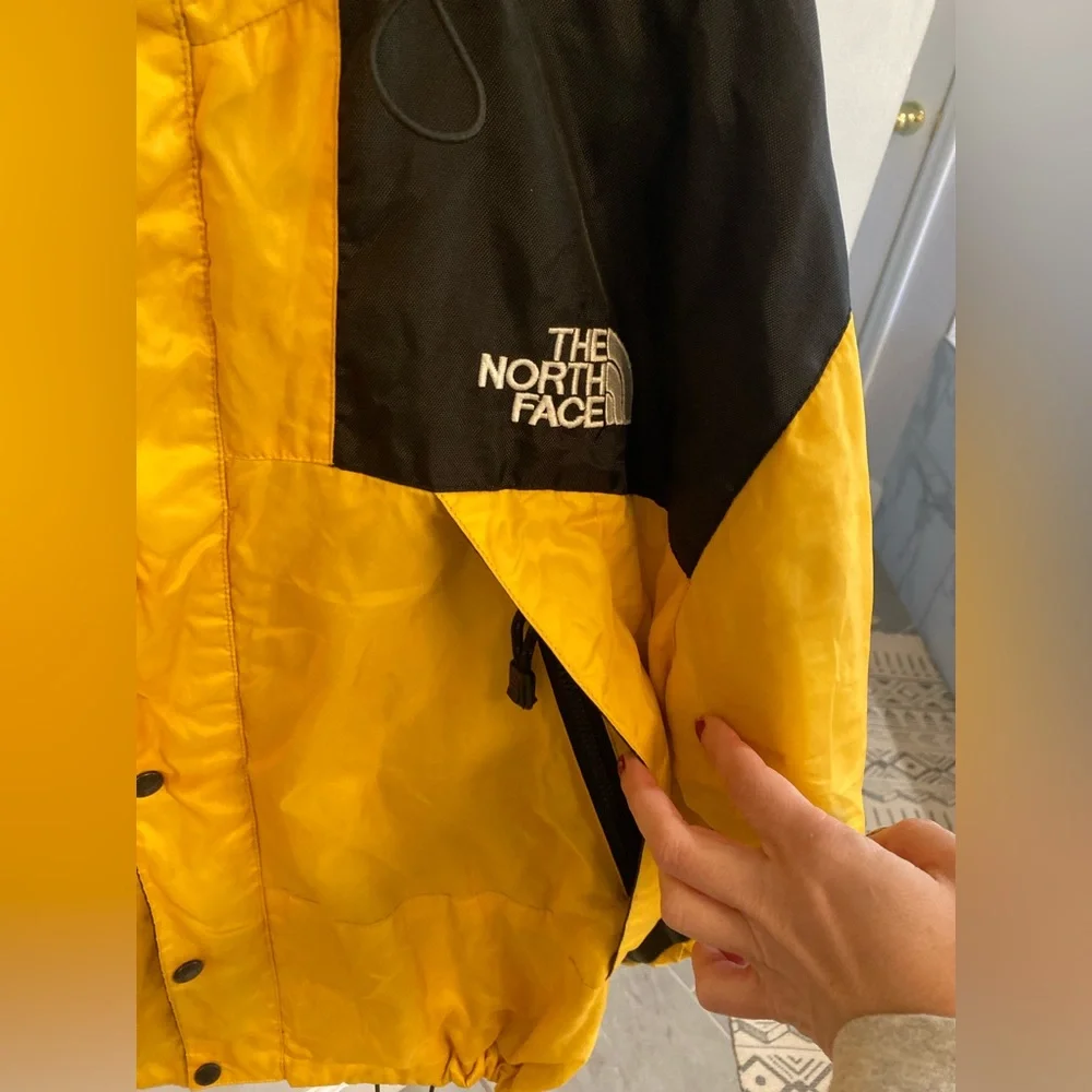 The North Face 1990 Mountain Jacket Yellow men’s medium
